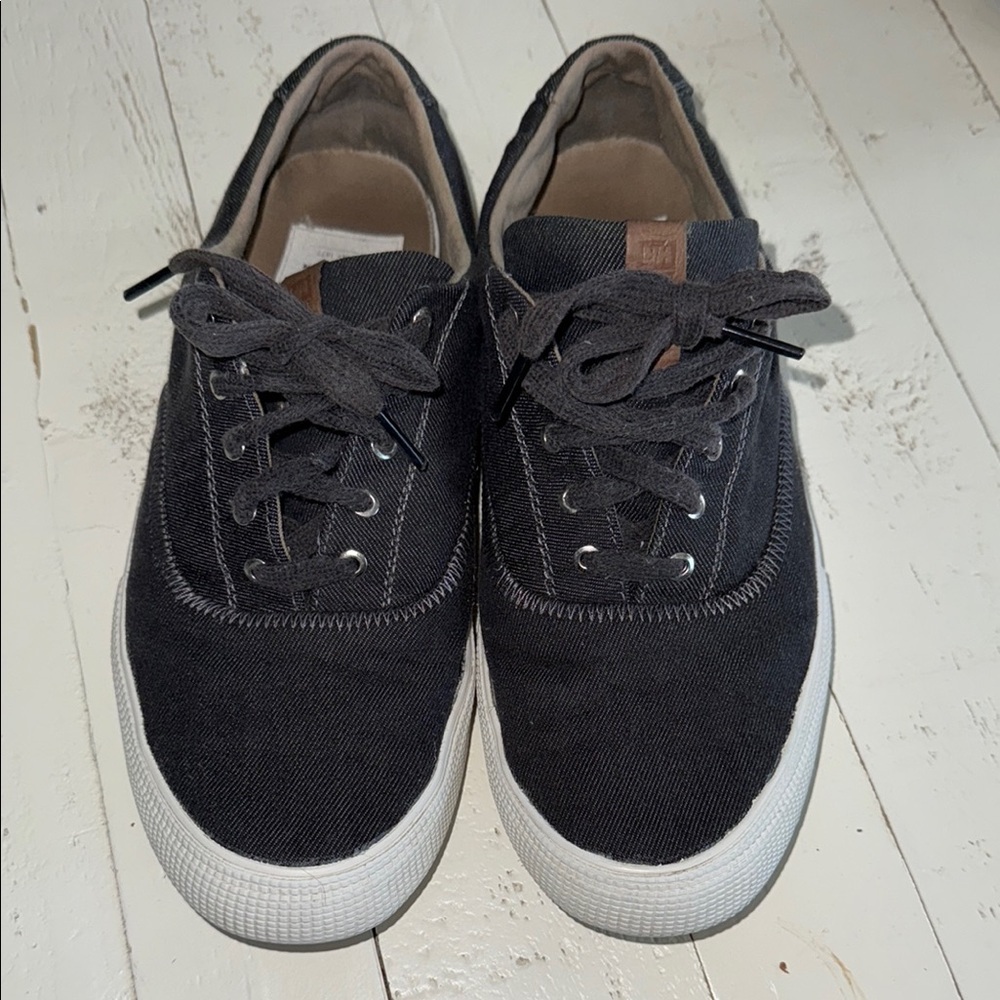 Helly Hansen Azure 11575_597 grey  SNEAKERS  SIZE 41/8 low top runners